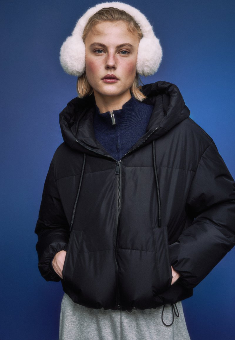 Doudoune Parka Oversize Noire Avec Capuche - Taille M - Marque Commonwealth - Occasion Très Bon état