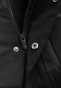 Unausgewählt, black