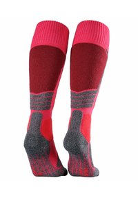 Calcetines hasta la rodilla con un puño acanalado rosa, cuerpo burdeos y acentos texturizados grises. Talón y puntera reforzados con patrones de rayas horizontales.