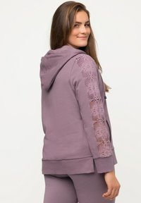 Ulla Popken Sudadera con cremallera - lilac