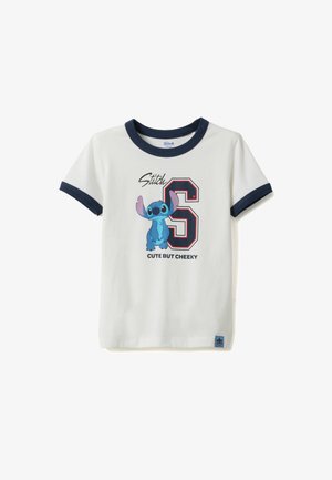 Weißes Baumwoll-T-Shirt mit dunkelblauem Kragen und Ärmeln, mit einer Grafik eines blauen Charakters und dem Text „Stitch 6 Cute But Cheeky.“