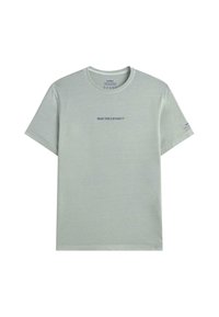 Camiseta de algodón verde claro con cuello redondo, mangas cortas y texto impreso "PORQUE NO HAY UN PLANETA B" en navy en la parte frontal.