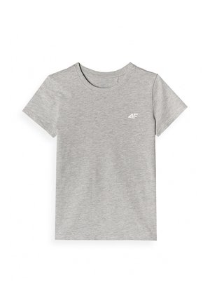 Prosty szary t-shirt z krótkim rękawem, okrągłym dekoltem i małym białym logo 4F na lewej stronie klatki piersiowej.