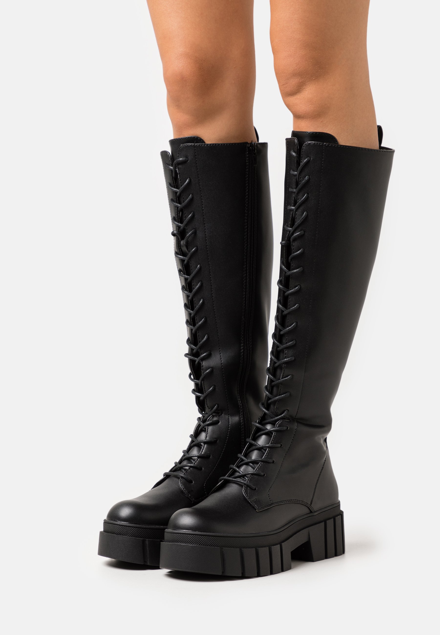 Stivali Militari Alti BOSANOVA In Pelle Vegana, Suola Track, Lacci E Chiusura Con Cerniera Interna, Stile Combat Boot - 4