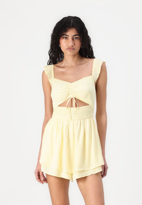 FLUTTER SLEEVE CUT OUT ROMPER - Jumpsuit - double cream