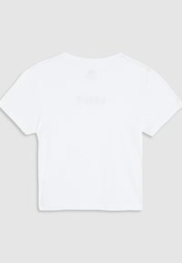 T-shirt court en coton blanc avec manches courtes et col rond, présentant un logo de marque discret dans une teinte plus claire au dos.
