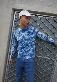 Levi's® ORIGINAL - Camisola - high low horizon blue