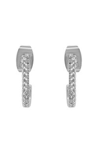 Orecchini a cerchio in argento caratterizzati da una fila di piccole pietre trasparenti incastonate in una texture lucida, con una parte superiore arrotondata e un design elegante.