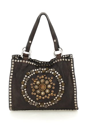 Borsa a mano in pelle nera con due manici, decorata con motivi circolari di borchie color argento, oro e simil-perla, e piccoli ornamenti floreali.