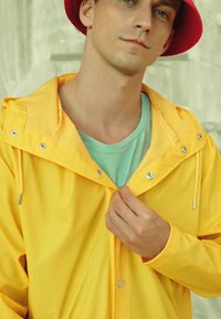 Rains JACKET UNISEX - Parca - yellow