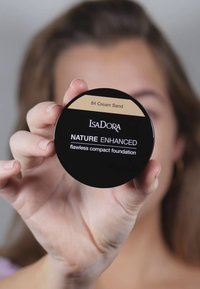 IsaDora NATURE ENHANCED FLAWLESS COMPACT FOUNDATION - Foundation - mocha