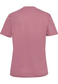 Ein einfarbiges, staubiges rosa T-Shirt mit kurzen Ärmeln, von hinten gezeigt, mit einem runden Ausschnitt und klassischer Passform.