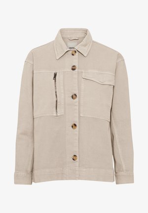 Chaqueta de mezclilla beige con cuello, dos bolsillos frontales, un bolsillo con cremallera y grandes cierres de botón.