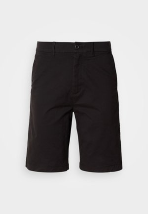 Pantaloni corti neri realizzati in un tessuto leggero, con chiusura frontale a bottoni, passanti per cintura, tasche laterali e un taglio dritto con orli arrotolati.