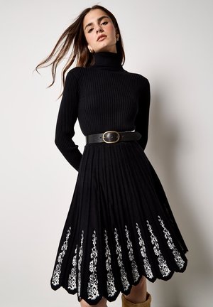 Strickkleid - black