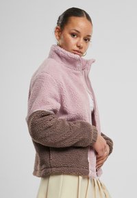 Karl Kani Flisinė striukė - rose taupe