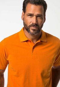 JP1880 GROSSE GRÖSSEN BIS 8XL KNOPFLEISTE - Polotričko - dark orange