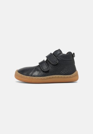 BAREFOOT AUTUMN - Stivaletti - blue