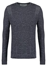 Pull en tricot bleu foncé avec des manches longues, un col rond, un tissu texturé, des poignets et un bas à côtes, présentant de subtils éclaircissements clairs sur l'ensemble.