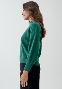 Thumbnail Image 5