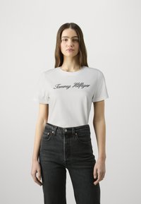Tommy Hilfiger SCRIPT REGULAR - T-shirt imprimé - ecru