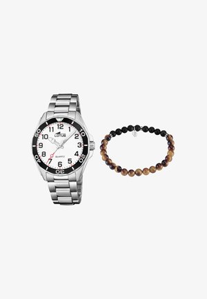 Moška srebrna kovinska Lotusova kvarčna zapestna ura z belim številčnico in črnim okvirjem ter ob njej rjava in črno biserna zapestnica s srebrnim obeskom.