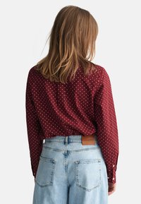 GANT REGULAR FIT DOT VOILE - Button-down blouse - carbernet red