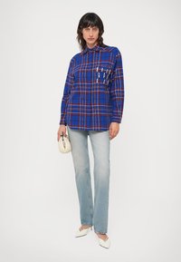 MAX&Co. SCOLI - Gombos blúz - blau