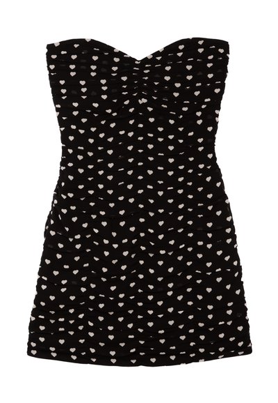 Robe noire bustier avec des motifs de cœurs blancs, présentant une texture froncée sur toute la surface. Design court et ajusté, adapté pour une tenue décontractée ou formelle.