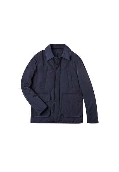 Veste pour homme bleu marine avec fermeture à boutons sur le devant, deux grandes poches avec rabat, deux poches de poitrine verticales et un large col.
