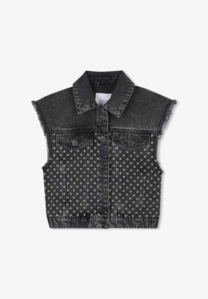 Gilet sans manches en denim noir avec une texture décolorée, déboutons floraux en argent, ourlet effiloché, col classique et fermeture à boutons sur le devant.