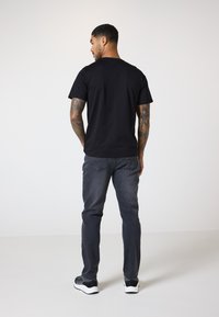 Thumbnail Image 3