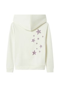 Sudadera blanca con capucha que presenta un patrón de estrellas brillantes en púrpura claro en la parte posterior, con un tejido suave y texturizado y puños acanalados.