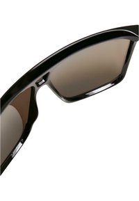 Urban Classics Päikeseprillid - black multicolor