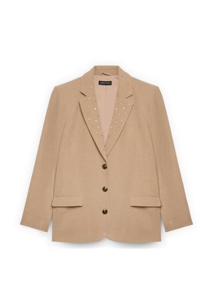 Beige ribfluwelen blazer met drie knopen, twee voorste klepzakken en zilveren studs versierd op de kraag en revers.
