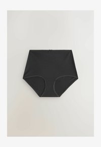 Kijelölve, black white pastel rose nude