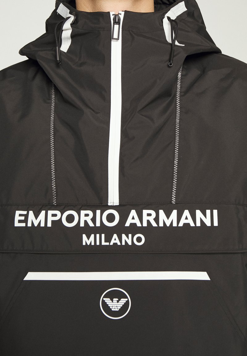 Herren Leichte Jacken | Emporio Armani BLOUSON JACKET Windbreaker nero/schwarz - VY19013 Herren Leichte Jacken | Emporio Armani BLOUSON JACKET Windbreaker nero/schwarz - VY19013
