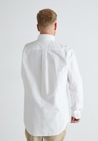 Tommy Hilfiger SOLID HERITAGE - Skjorter - opthic white