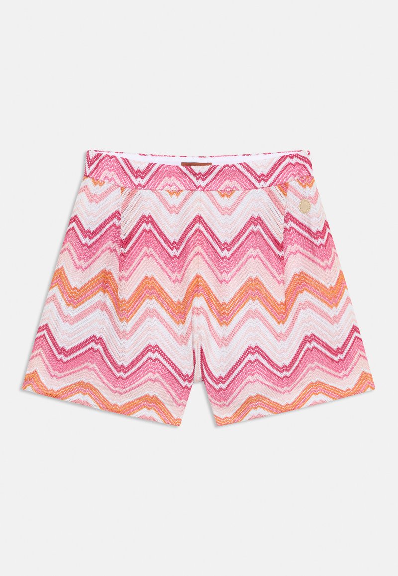 Rosa og hvite shorts med zigzag-mønster og oransje detaljer; laget av teksturert stoff; har sidelommer og en midjebånd med etikett.
