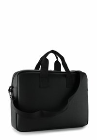 Sort rektangulær taske med tekstureret overflade, dobbelte top håndtag og en justerbar skulderrem. Lynlåslukning og side-syningsdetaljer.