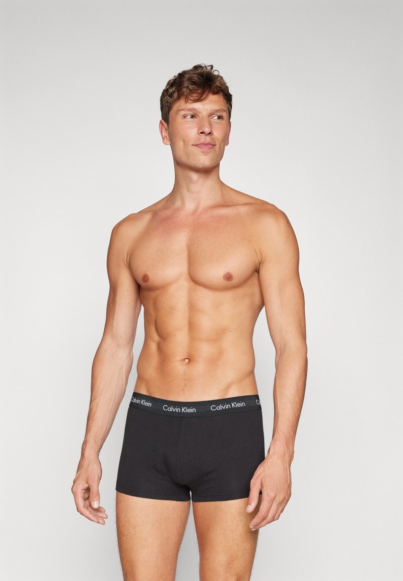 Calvin Klein Underwear LOW RISE TRUNK 5 PACK COTTON STRETCH - Calzoncillos - black/multicolor