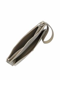 Clutch da polso beige chiaro con scomparto principale con zip e tasca aperta, dotato di un cinturino ad anello per il trasporto.