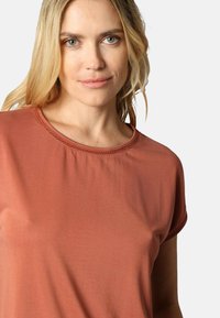 DEELUXE VIENNA - T-shirt basic - Terracota