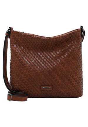 Bruine geweven leren crossbodytas met verstelbare riem en klein metalen merklogo aan de voorkant.