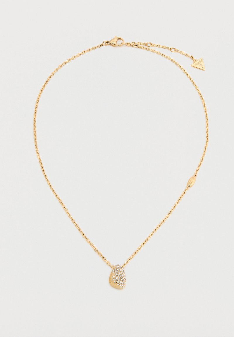 Λεπτό χρυσό κολιέ με μικρό μενταγιόν σε σχήμα σταγόνας, διακοσμημένο με συγκεντρωμένα διάφανα κρύσταλλα, με κούμπωμα με γαρίδα.