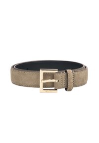 Groene suède riem met een gouden metalen gesp, voorzien van een gestructureerd oppervlak en gestikte randen, ontworpen voor veelzijdig gebruik.