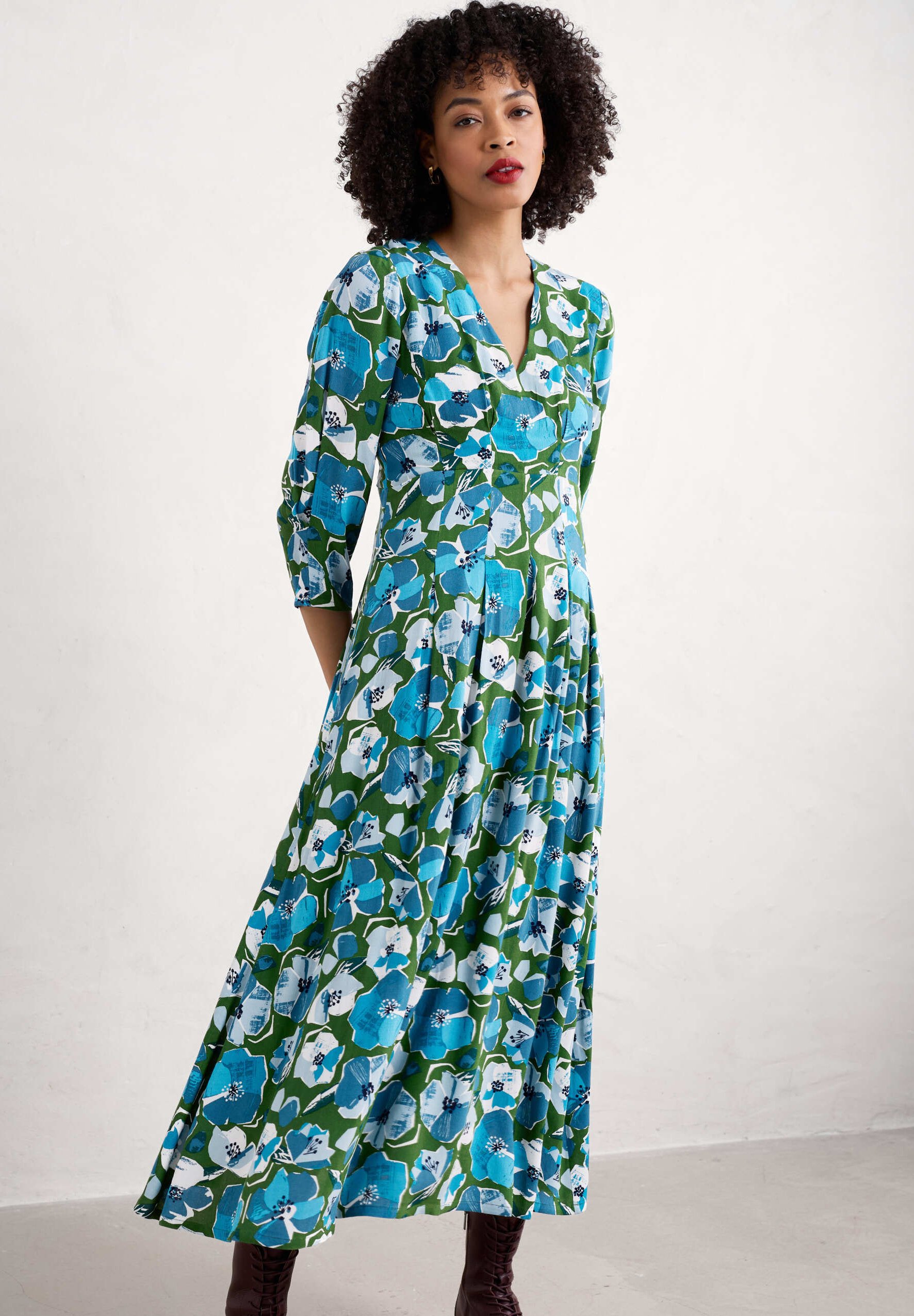 long green cocktail dress Forest Green V-Neck Formal Dress With Elegant Beading Embellishment |