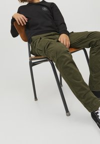 Jack & Jones Junior STACE TUCKER AMA - Kapsáče - olive night