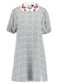 Short-sleeve dress in white with black polka dots. Features a decorative collar with red rose embroidery. Loose, flowy design.