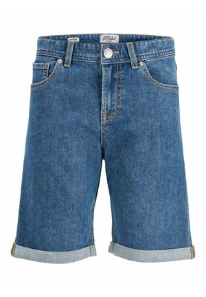 Short en denim bleu avec ourlets retroussés, poches avant, passants de ceinture et fermeture à bouton métal à la taille.